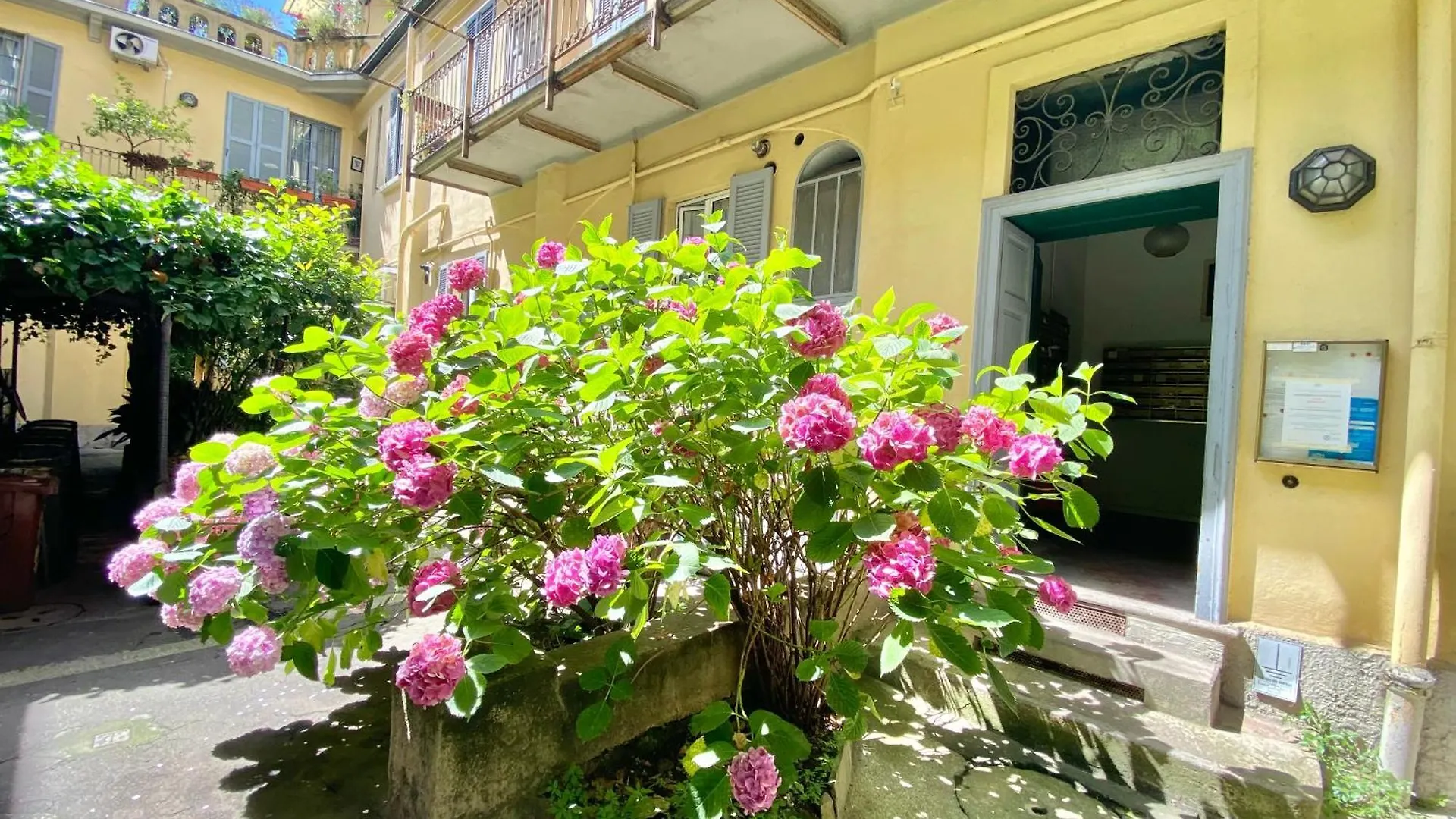 Apartament In Coorte Di Prestigio, Tra Milano Centro, City Life E Metropolitana A Due Passi Włochy